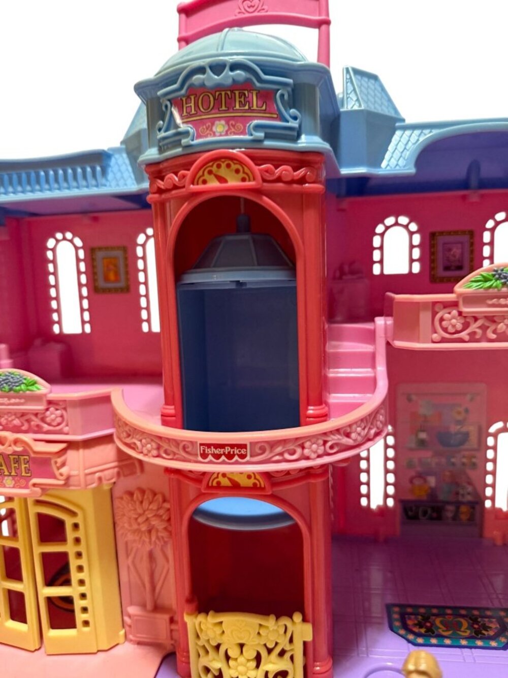 Fisher-Price Loving Family Sweet Streets Hotel with Accessories & Figure 2001 - Picture 6 of 10